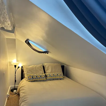 Apartment Charme Du Marais Paris